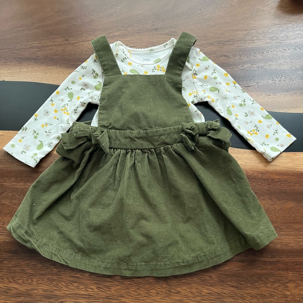 Carters 6mo onesie and jumper